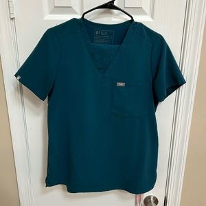 Figs Catarina scrub top